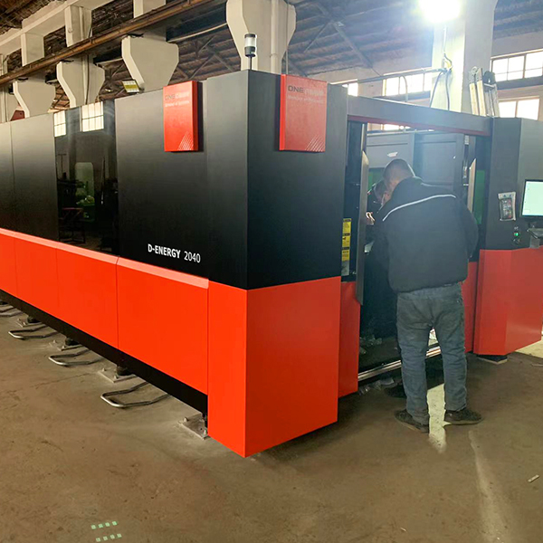 नई लेजर कटिंग मशीन नवंबर 2023 के मध्य में हमारी कार्यशाला में पहुंची