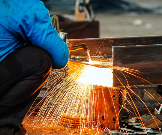 使用精密激光切割零件优化机器性能