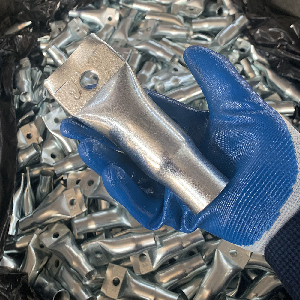 Optimalizace v&yacute;konu stroje pomoc&iacute; zak&aacute;zkov&eacute; kovov&eacute; v&yacute;roby n&aacute;hradn&iacute;ch d&iacute;lů